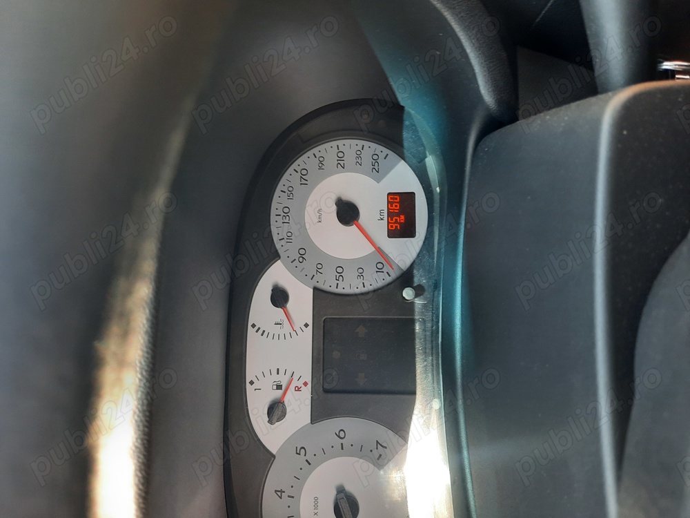 Vand Renault Symbol. Vand Renault Symbol.