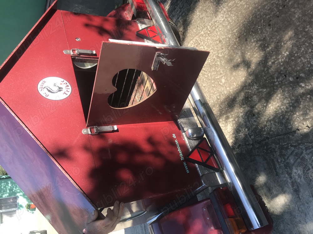 Remorcată pentru transportat câini 