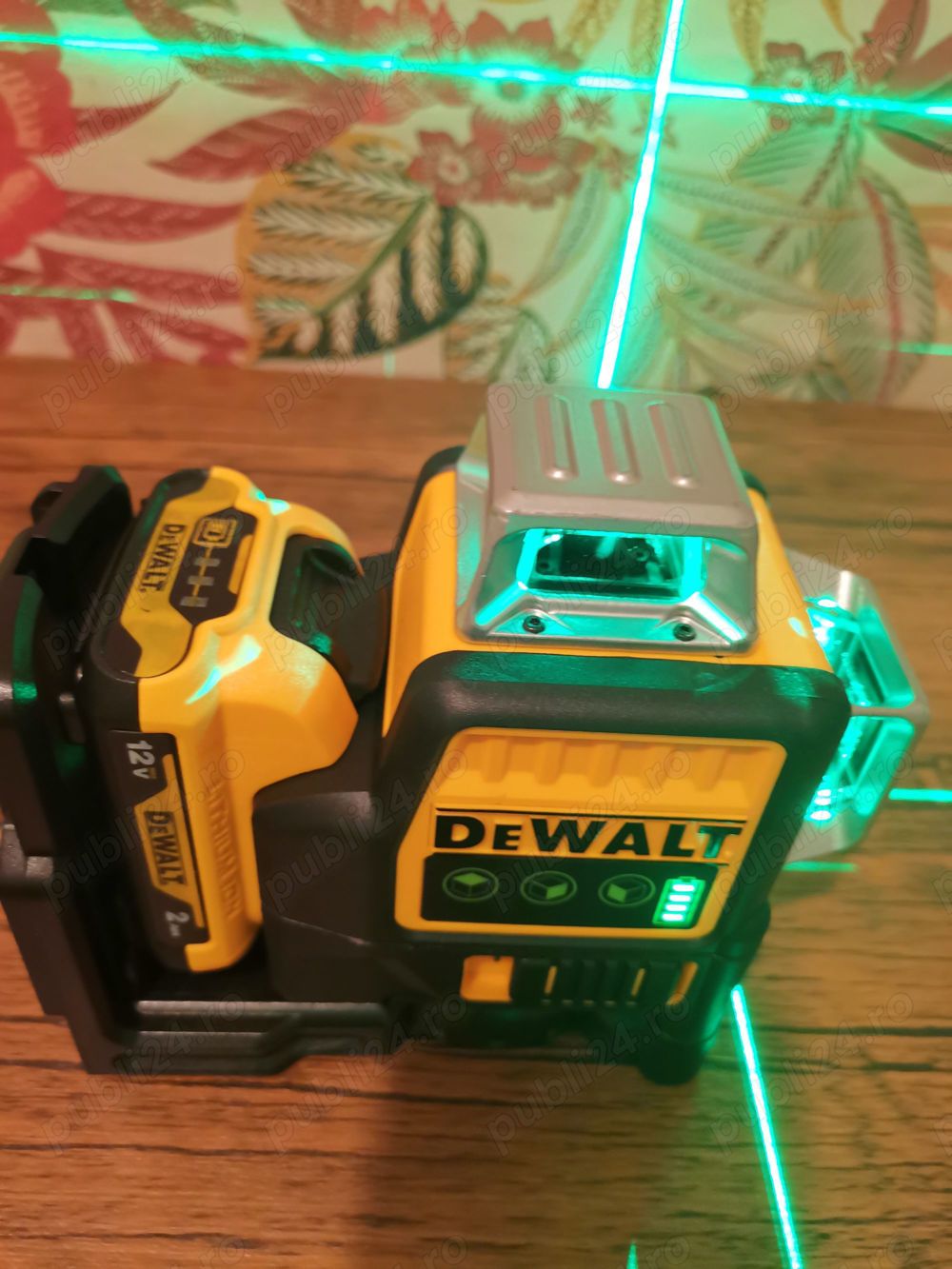 Nivela laser 12 linii acumulator dewalt