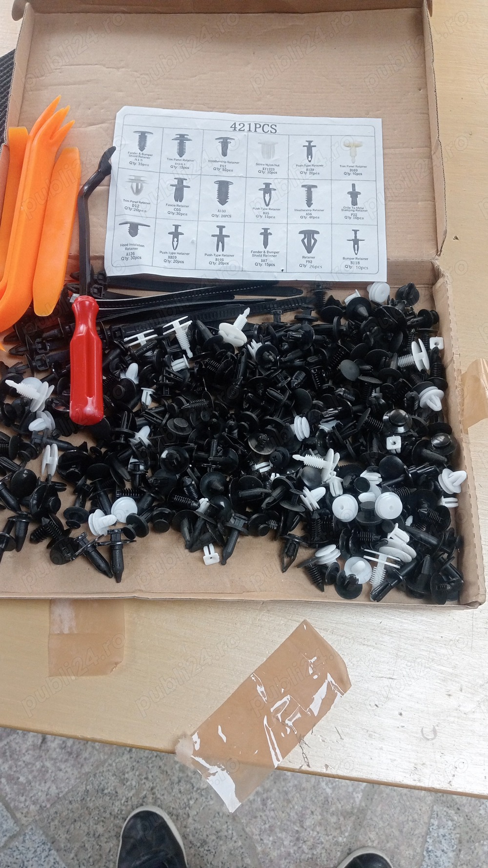 CLIPSURI AUTO .  Trusa completa. 