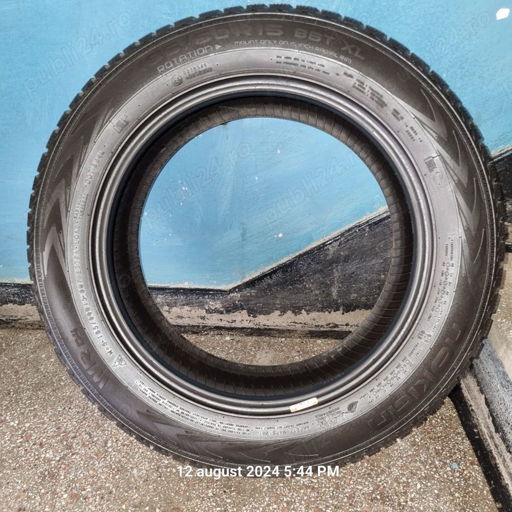 Vând 1-3 anvelope iarnă Nokian WR D4, 185/60/R15, 88T XL