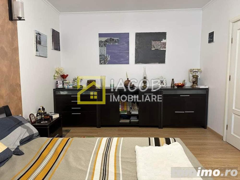 Apartament 4 camere decomandate, ultracentral, Bacau