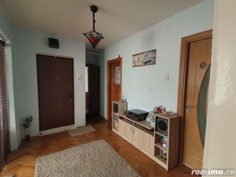 Apartament 3 camere decomandat zona Orion