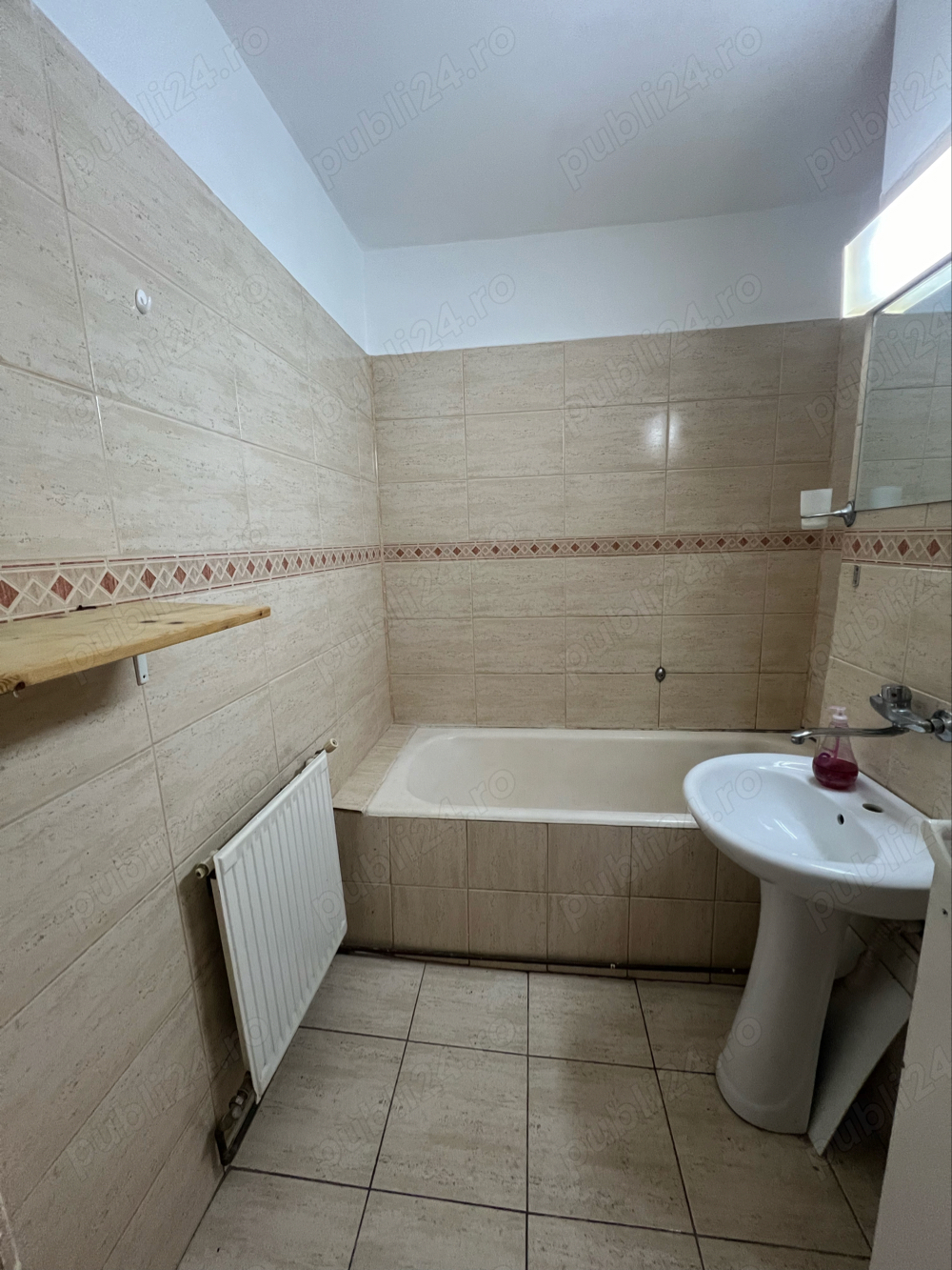 inchiriez apartament cu 2 camere 