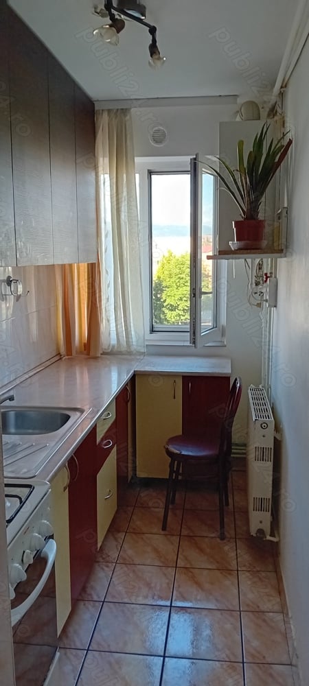 cuza voda ,apartament doua camere semidecomandat