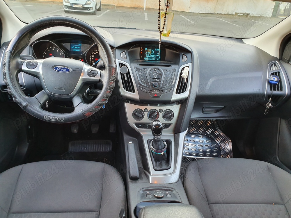 Vând Ford focus ecoBoost benzină 2014, motor 1.0 turbo,105 cp.