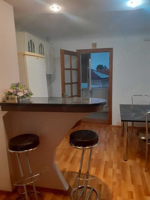 Apartament 3 camere, zona Centru