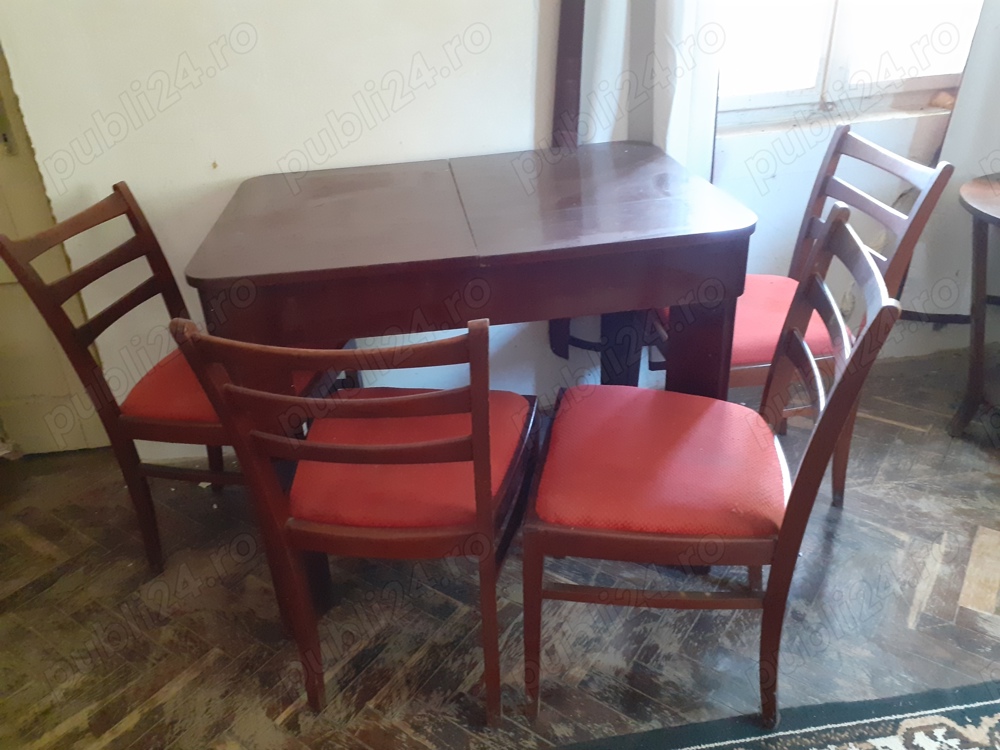 Vand masa cu 4 scaune de sufragerie