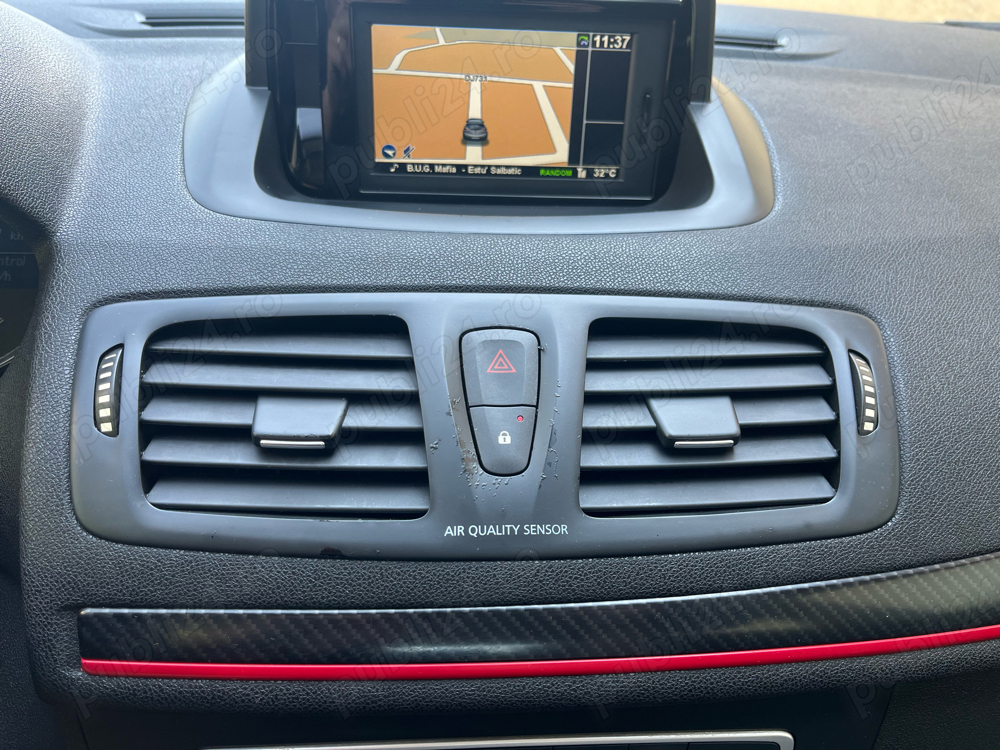 Grila centrala aer Renault Megane III