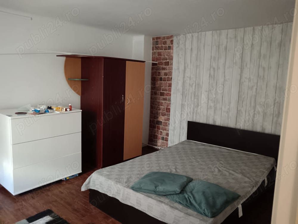 Inchiriez apartament PIATA CRUCII