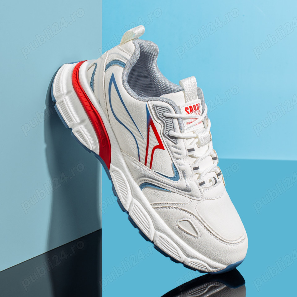 Vand pantofi sport (tip ADIDASI) pt barbati , nr 41-42, noi, in cutie, nepurtati.