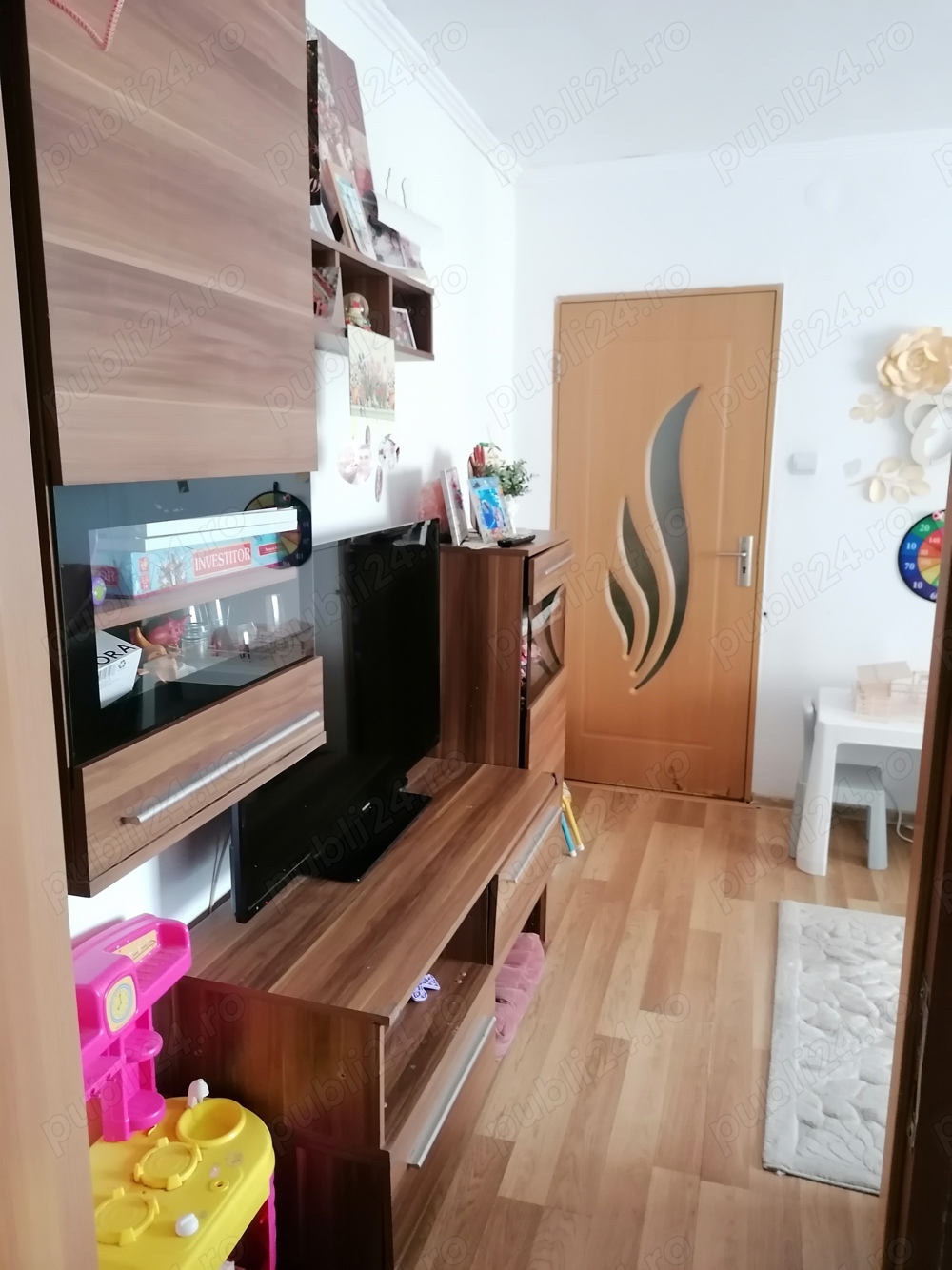 De vanzare apartament etaj 1