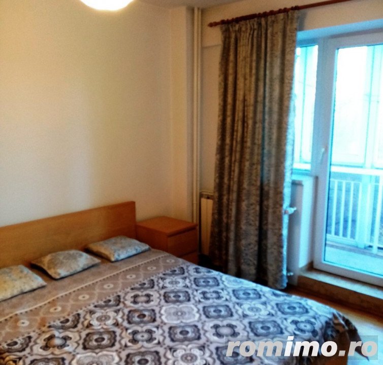 Apartament de 3 camere, 75 mp, decomandat, AC, zona Sincai.