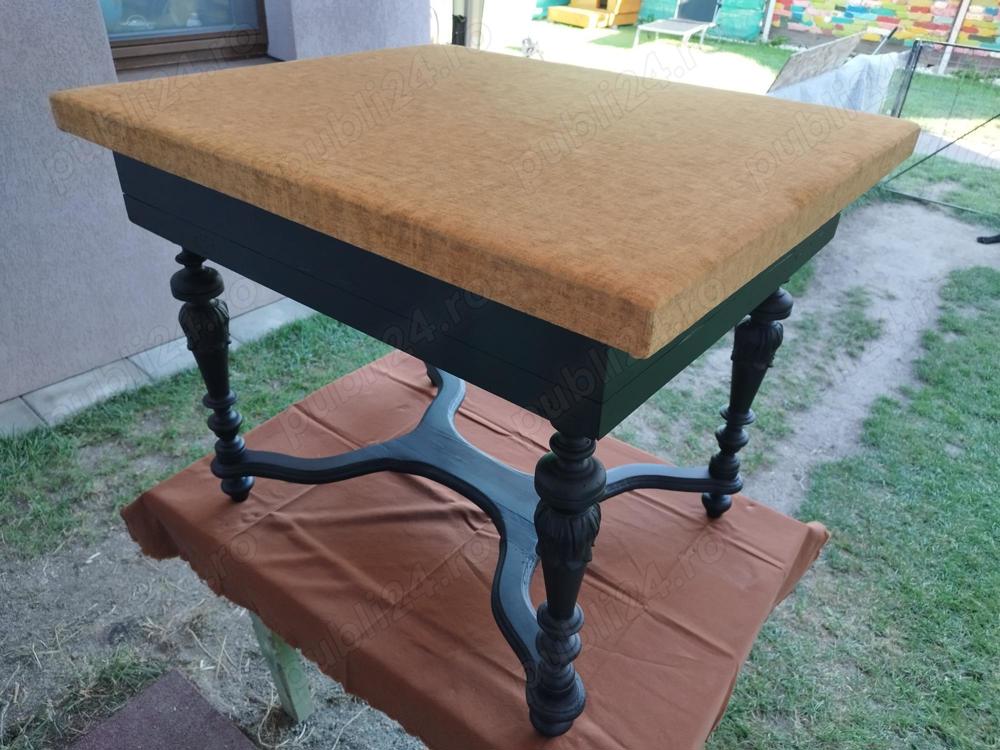 Masa foarte veche, reconditionata.