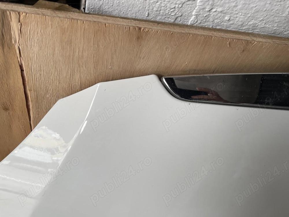 Capota motor si set faruri stg/dr ( se vand impreuna) Skoda Fabia