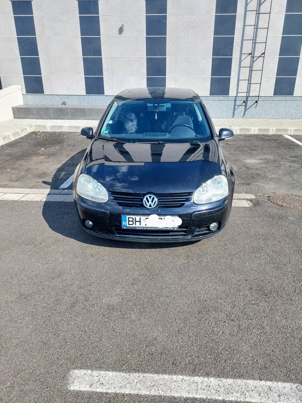 Vand Golf 5 cu pretul unui nou iPhone 17 Pro Max