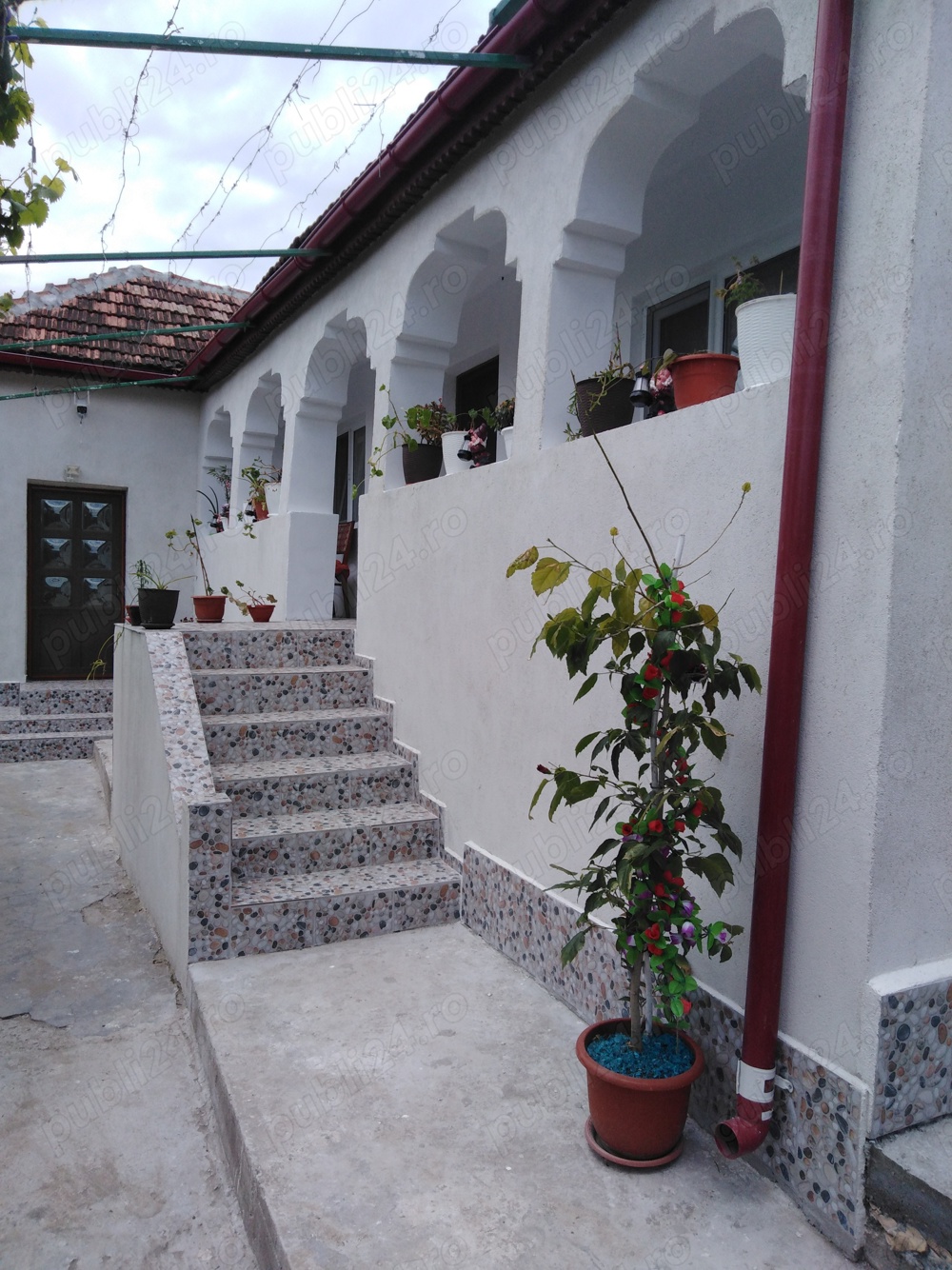 Meseriaș execut lucrări de construcții 