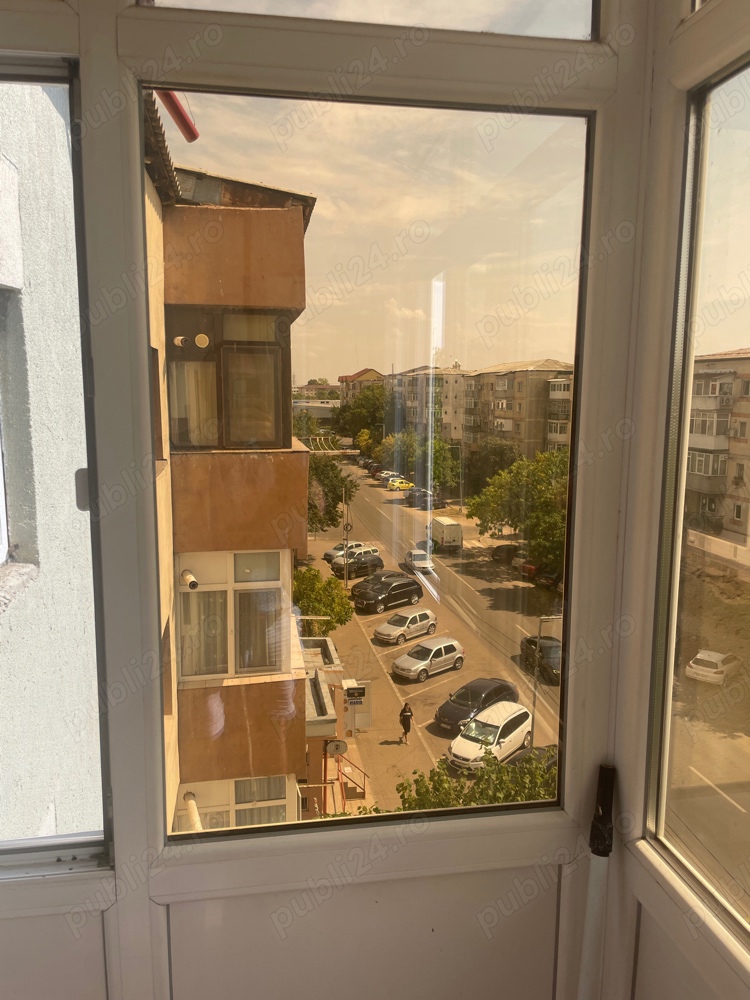 Vand apartament cu doua camere decomandat HCC