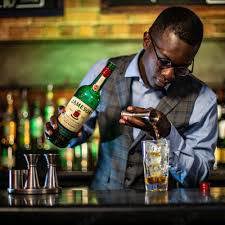 angajam BARMAN cu experienta