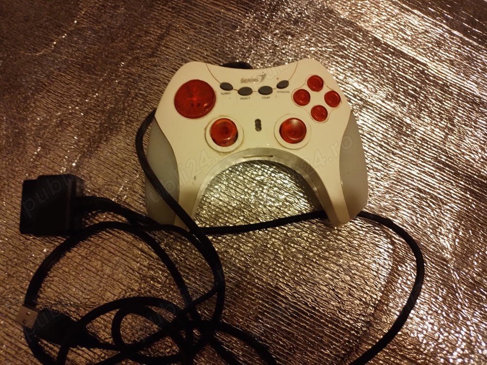 Vand  CONSOLE pentru jocuri  la televizor sau calculator