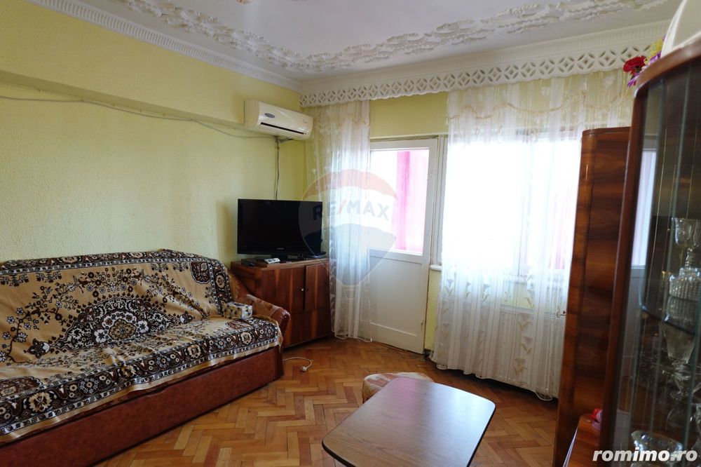 Apartament cu 3 camere de vânzare