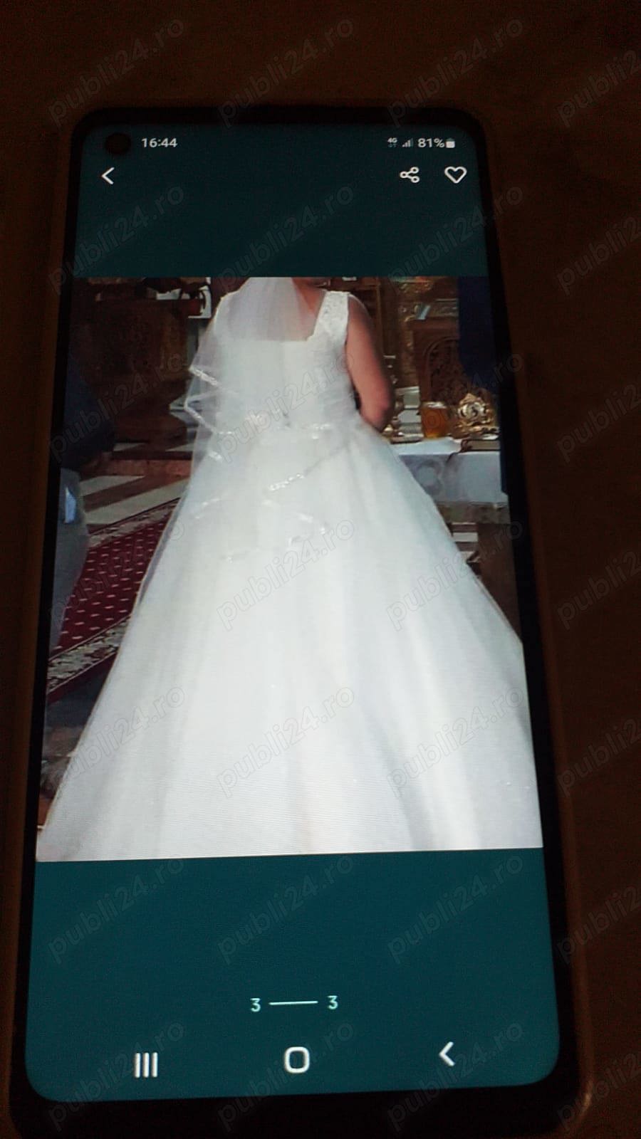 Vând rochie de mireasă în stare foarte bună. 