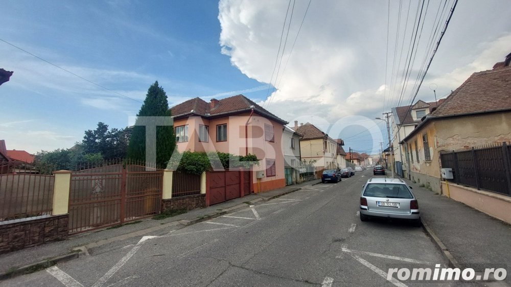 Casa de vanzare cu teren 763 mp si 5 camere 178 mpu zona Lupeni Sibiu