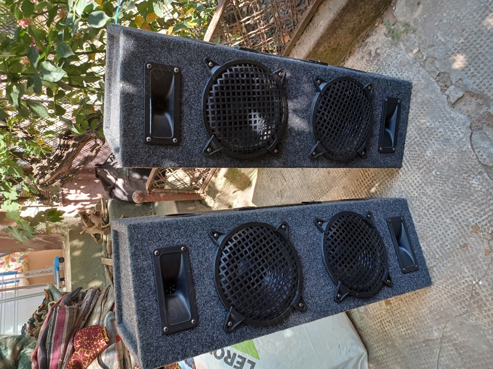 Boxe stereo speaker system