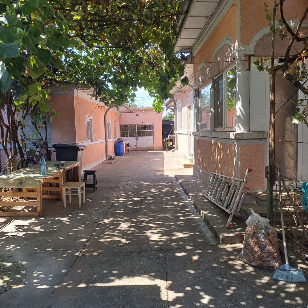 Vand casa in Sabareni