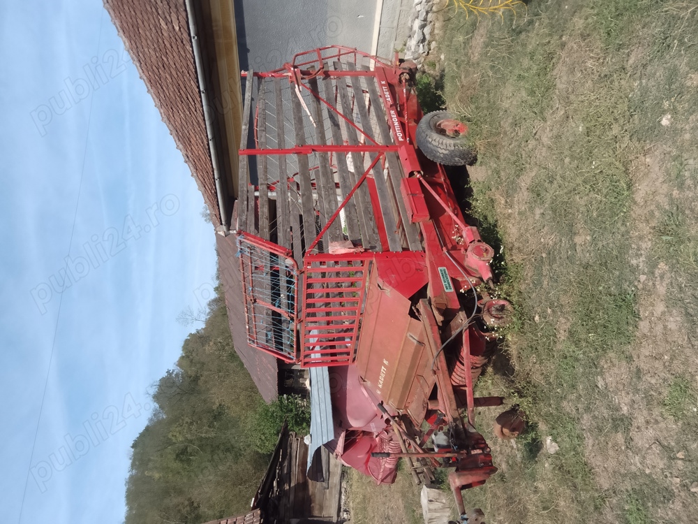 vând remorcă adunat fân