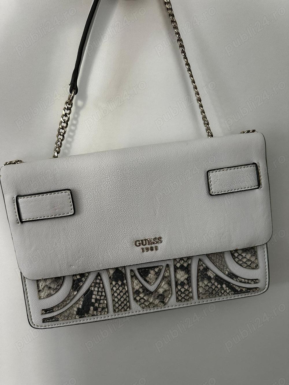 Geantă Guess crossbody albă