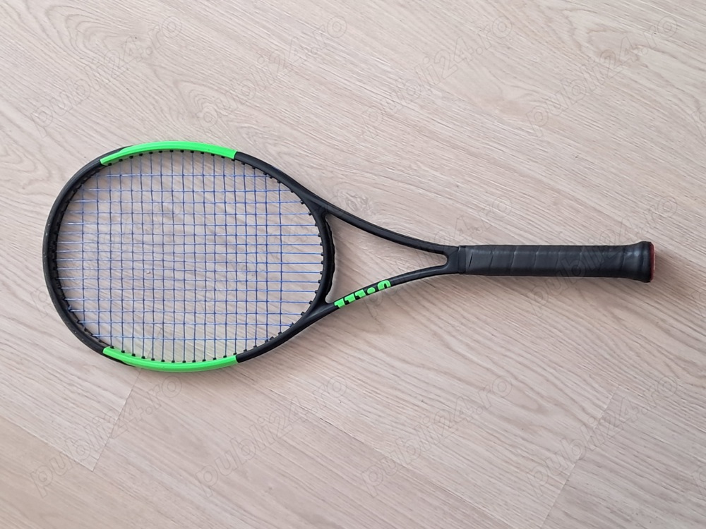 Vând rachetă de tenis de câmp 