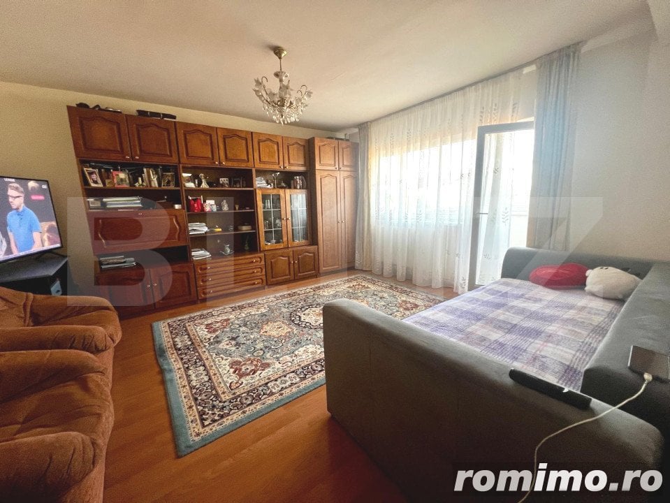 Apartament de 2 camere, 58 mp, decomandat, etaj intermediar, zona The Office