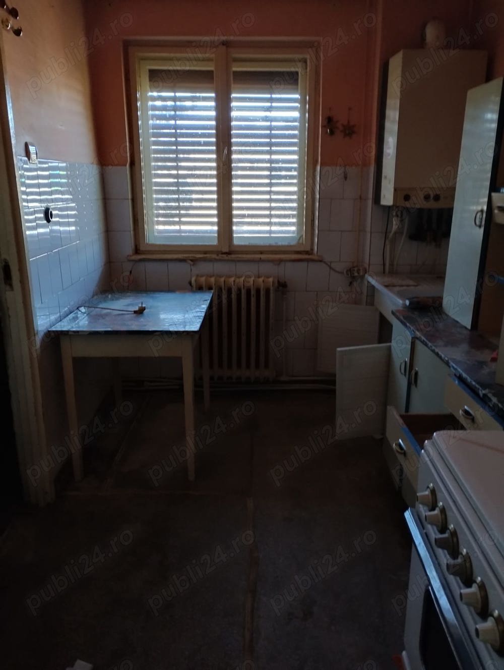 De vanzare !!! Apartament 2 cam Cetate