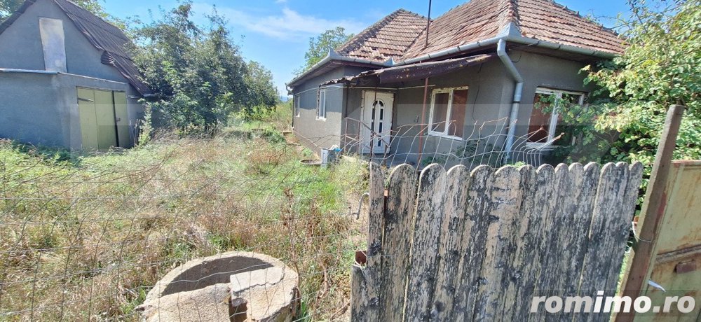 Casa renovabila cu 3 camere, teren generos de 1350 mp, Jucu de Sus 