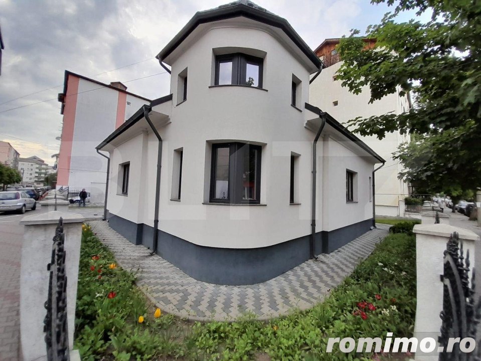 Casa lux 5 camere, 250MP, zona centrala Bistrita