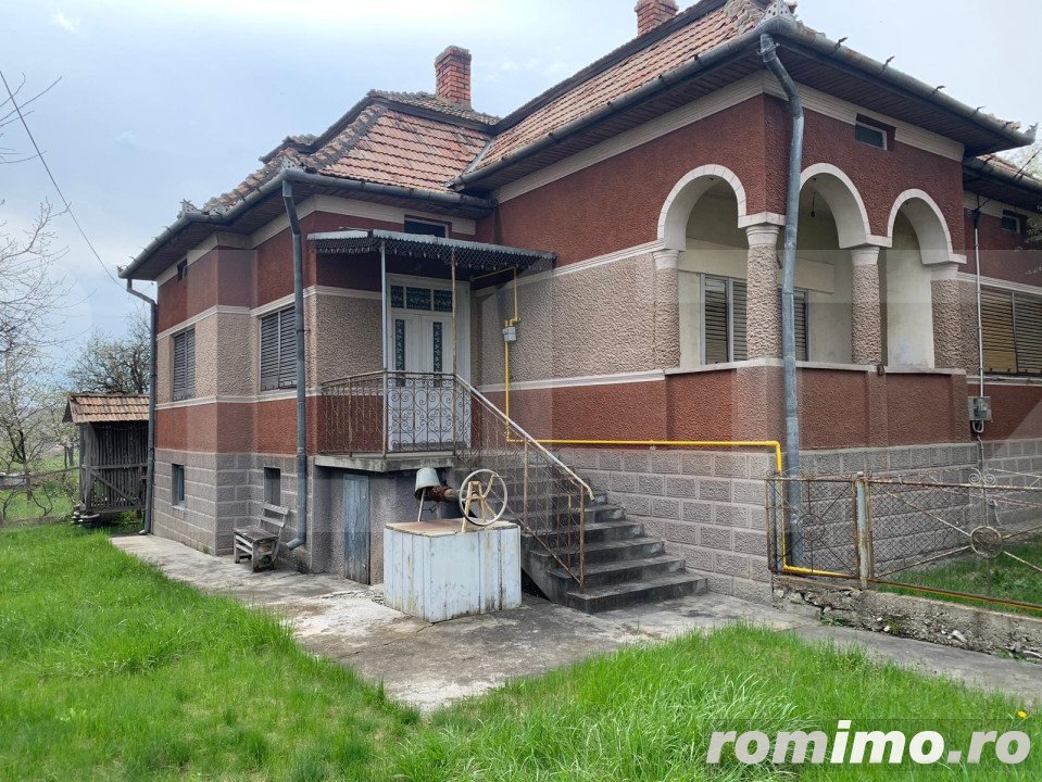 Casa renovabila, teren 4400 mp, Tureni