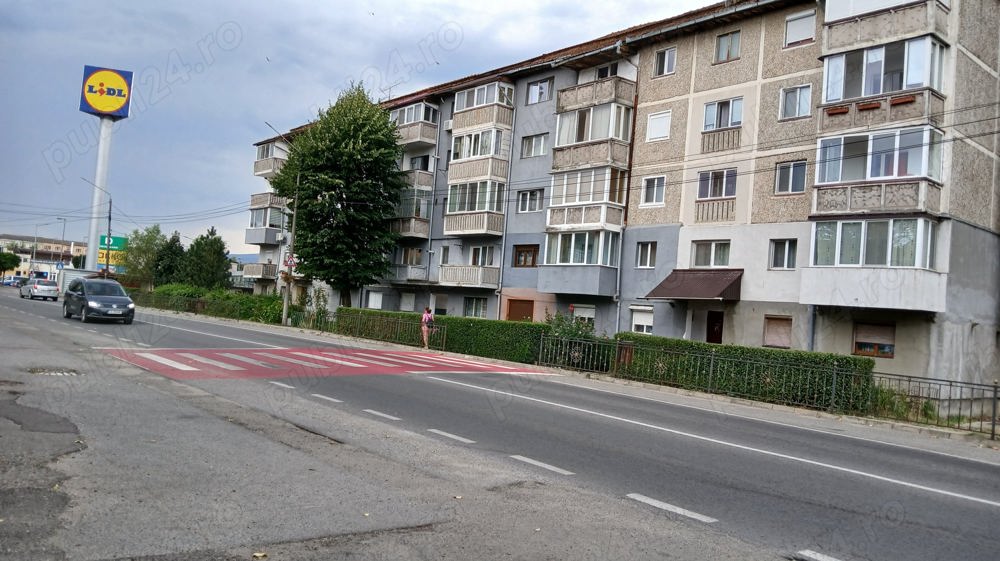 Apartament cu 4 camere, etaj intermediar, in Pipirig