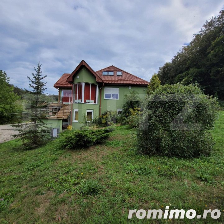 Casa individuala, 7 camere 3500 mp teren, zona exterior EST