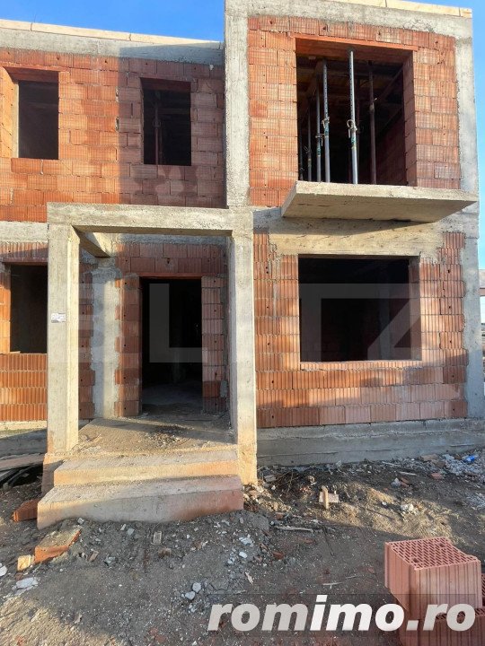 Duplex 5 camere, despartit prin garaj, 152 mp, Dumbravita