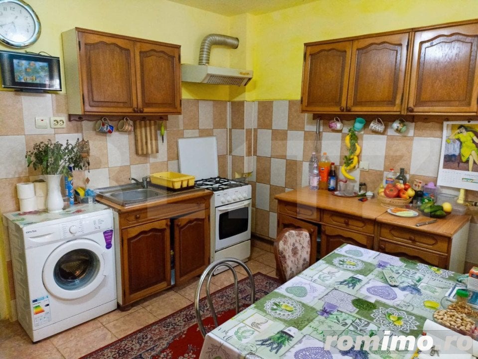 Apartament 2 camere, la casa, decomandat, zona Cetate