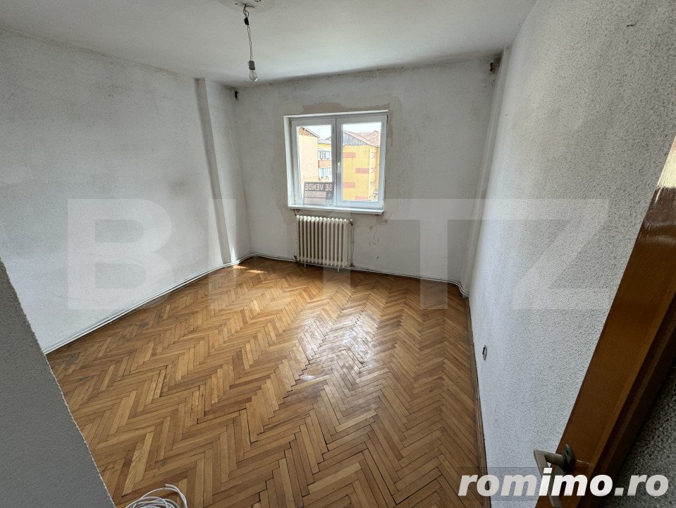 Apartament 3 camere , 67mp , zona Mercur Cetate Apartament 3 camere , 67mp , zona Mercur Cetate