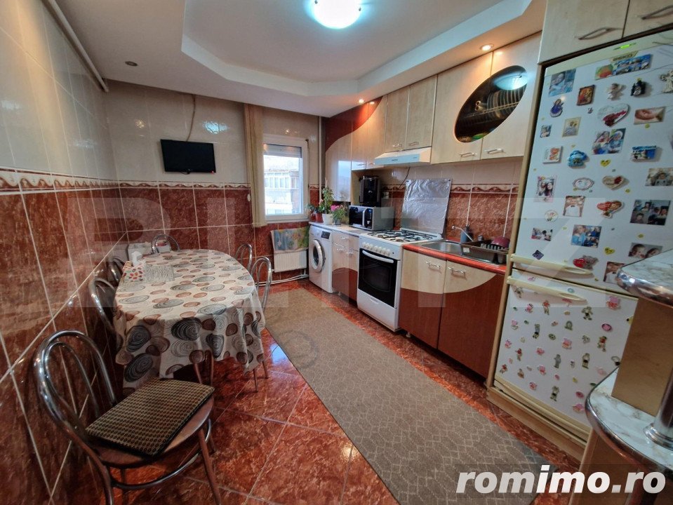 Apartament 3 camere, 70 mp, zona Ampoi 2