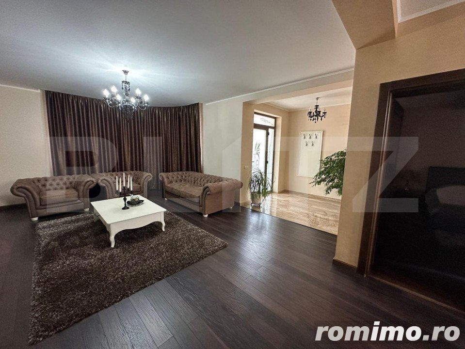 Casa individuala, 7 camere, 300mp utili, 900mp teren, zona Lidl Cetate