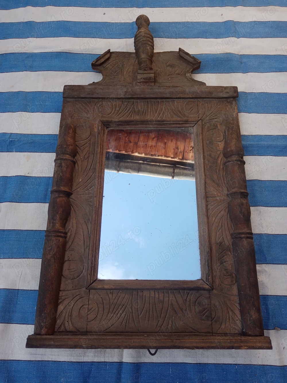 Oglinda cu rama lemn,sec XX ,mester popular