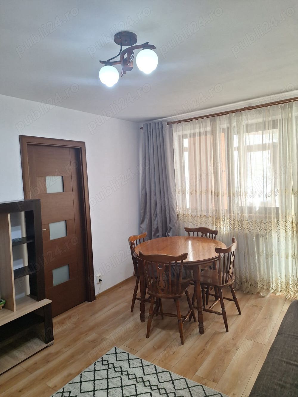 Apartament 3 camere et 1, zona Diana, langa Spiru Haret.