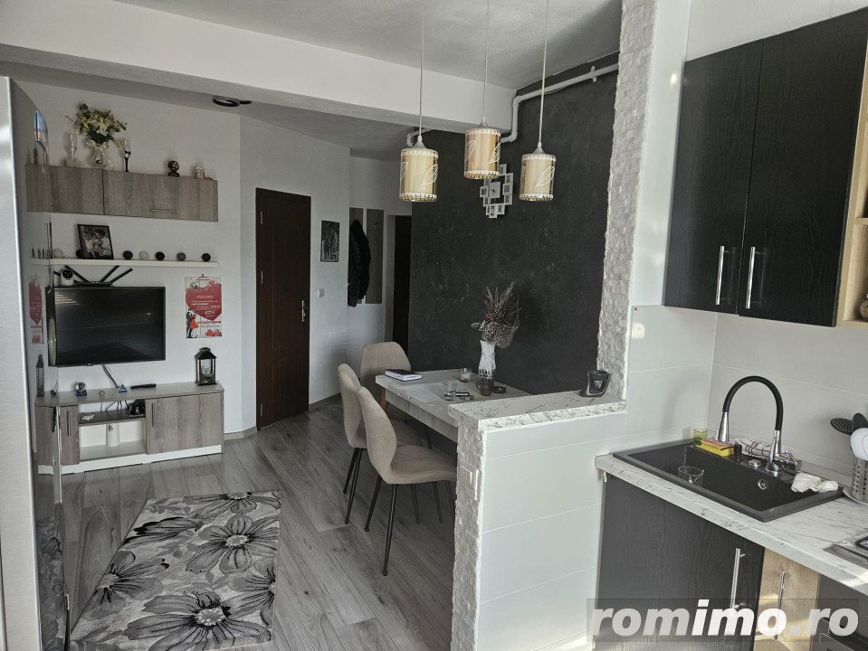 Apartament 3 camere, decomandat, zona Turnisor