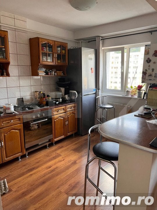 Apartament de 3 camere în Răcădău