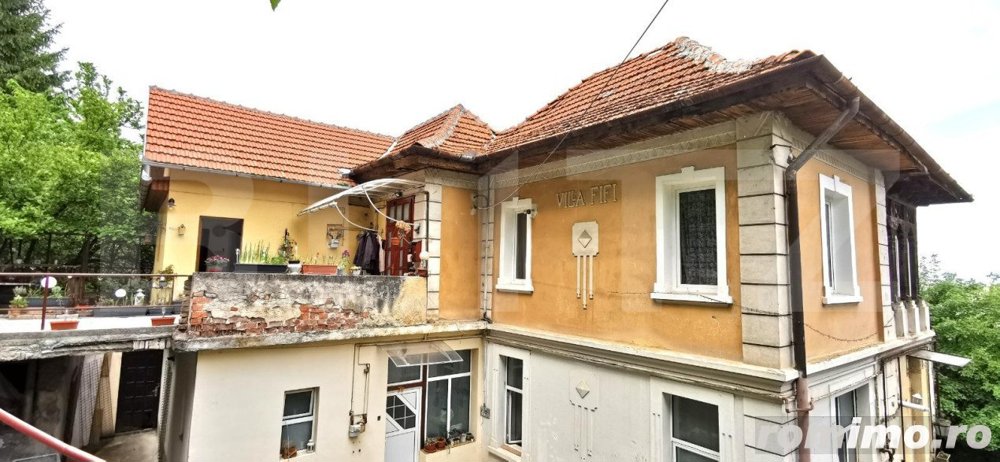 Viziune panoramică asupra Brașovului: Apartament cu personalitate în casa pe Dealul Cetății