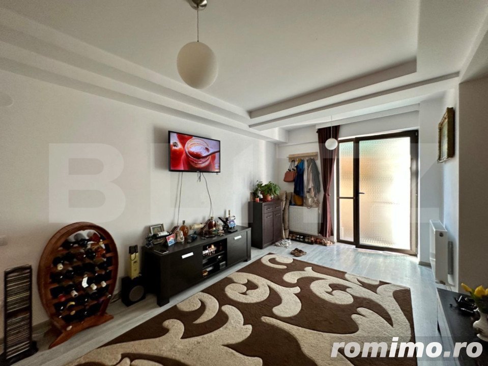 Apartament de 2 camere, 65mp, curte, loc de parcare, zona Rediu